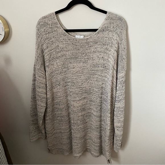COZY WOMENS SWEATER - Picture 3 of 3